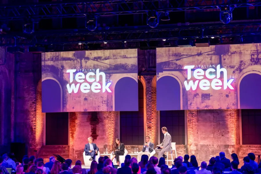 Allestimento verde all'Italian Teck Week 2024